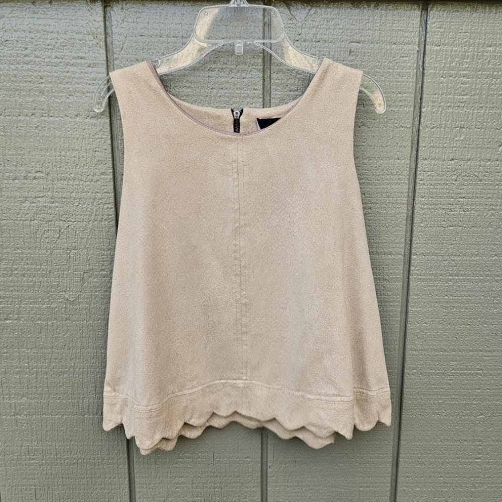 Romeo + Juliet Couture Suade Scalloped Top
